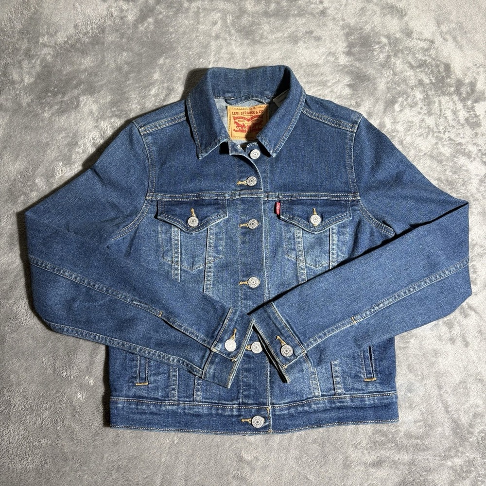 Levis Denim Jacket Womens Small Blue Trucker Jean Coat Classic Button Up Pockets